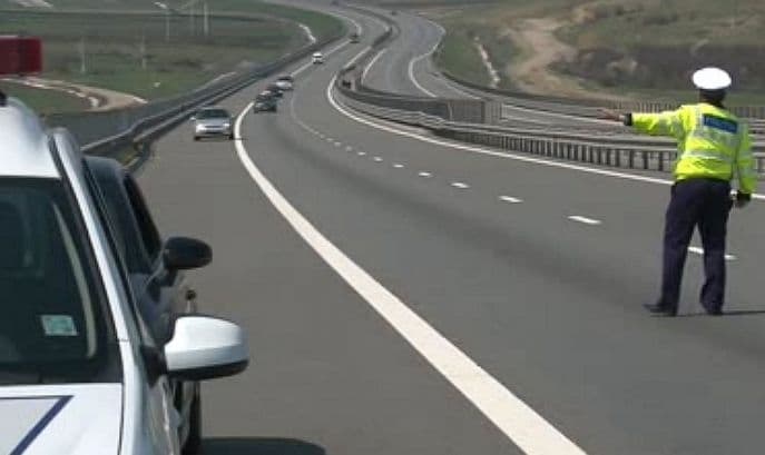 Un profesor universitar din Suceava învață șoferii cum să scape de amenzile radar