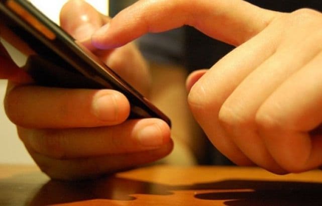 Telefoanele mobile pe care uiți să le încarci au ajuns şi în România