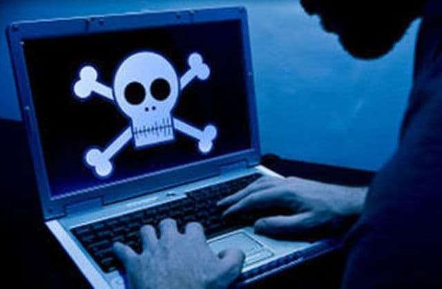 Avertisment pentru cei care desarcă filme, muzică și jocuri piratate de pe torrente