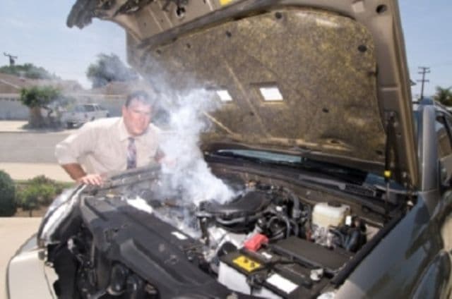 Cum procedăm dacă motorul se supraîncălzește?