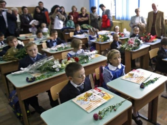 Astăzi începe un nou an școlar. Vezi care sunt schimbările pe care le aduce