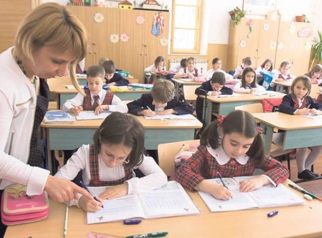 Guvernul pregăteşte noi modificări la Legea Educaţiei. Vezi cine sunt vizaţi de schimbări