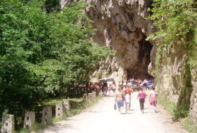 Peştera blestemată. O nouă tragedie în locul unde a murit mama Monicăi Gabor