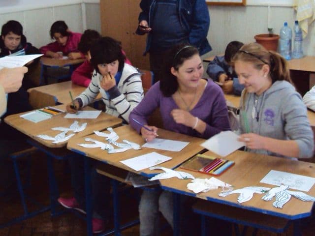 Liceul Tehnologic Special „Ion Pillat” Dorohoi: „Pace și non-violență pentru copiii lumii” - Ziua Mondială a Păcii