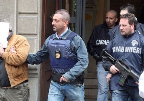 Un român a fost condamnat la 28 de ani de închisoare în Italia