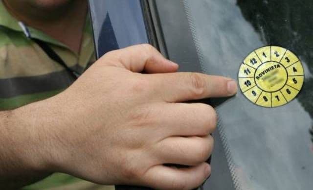 Statul vrea să scumpească rovinieta cu până la 66 la sută. Cât vor plăti şoferii
