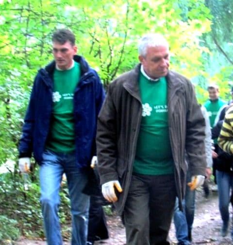 Mii de botoşăneni au ieşit la curăţenia judeţului - FOTO