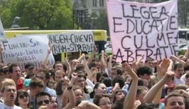 Studenții amenință cu proteste naționale	