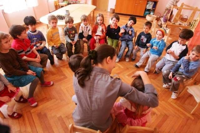 Lecţia de ştiinţă de la grădiniţă. Vezi ce învaţă copiii în primii ani de şcoală