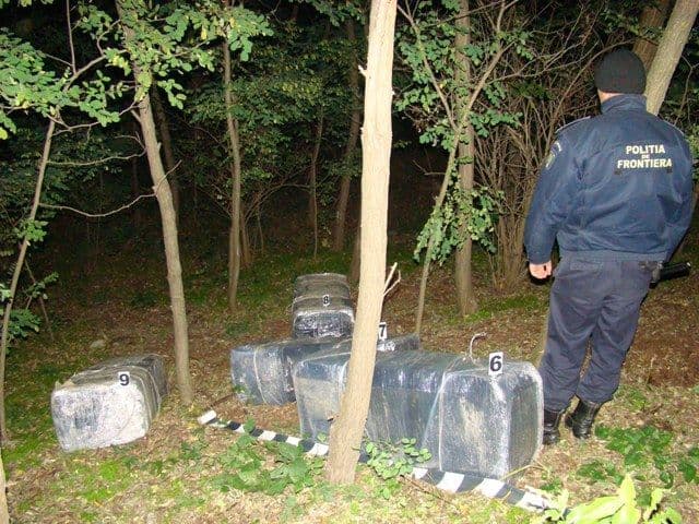 370.000 ţigarete moldoveneşti pescuite pe râul Prut - FOTO