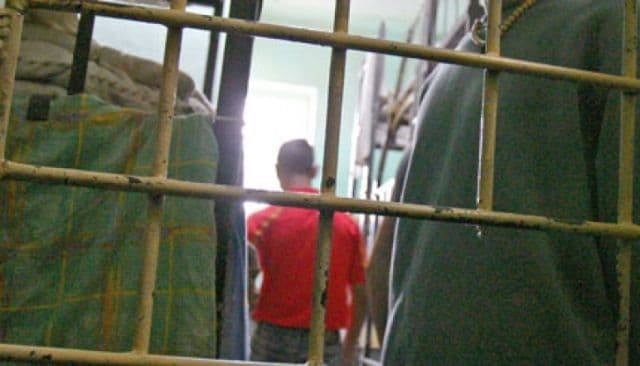 Bărbat urmărit internaţional, depistat de poliţiştii botoşăneni