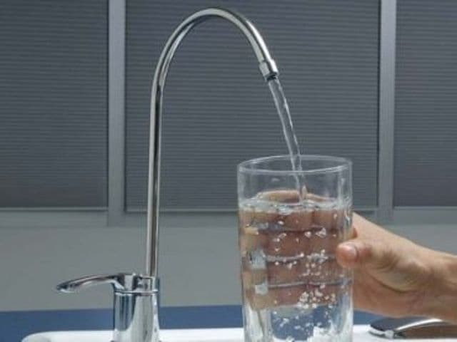 Un microorganism descoperit în apa de la robinet! Dacă eşti infectat, mori în 12 zile!