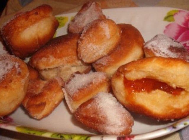 Gogoși simple sau umplute cu gem