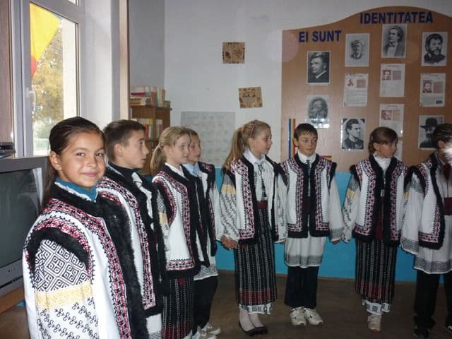 Școala Corlăteni de Ziua Internaţională a Alimentaţiei: Rețetele bunicilor, izvoarele sănătății noastre - FOTO