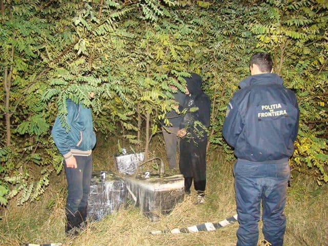 Ţigări de contrabandă reţinute în urma cooperării la frontiera de est