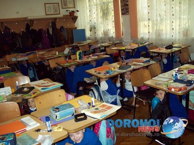 Simulare de cutremur la Şcoala Gimnazială „Mihail Kogălniceanu” Dorohoi - FOTO