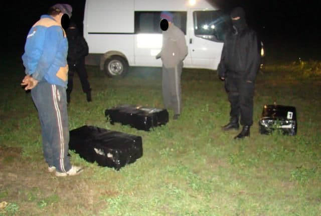 Focuri de armă la malul Prutului pentru reținerea contrabandiștilor de țigări