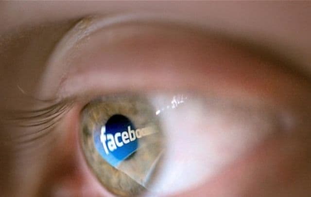 Decizia Facebook care a înfuriat toți părinții