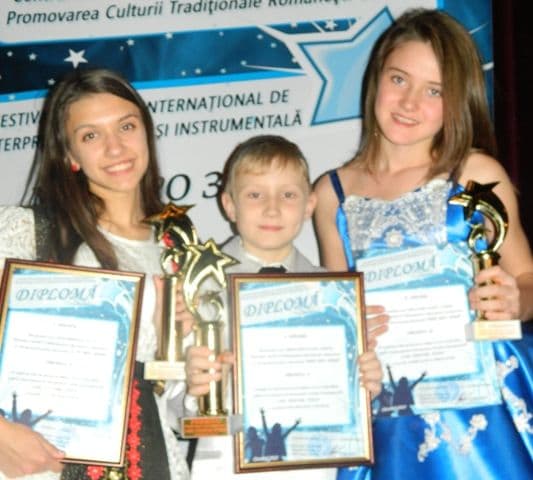 Premii importante obținute de copii din Dorohoi la Festivalul Internațional „Vise printre stele” Cernăuți