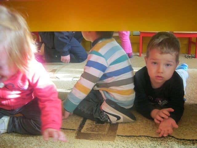 Simulare în caz de cutremur la Grădinița nr. 6 Dorohoi „Viața e un vis, transformă-l în realitate!” - FOTO