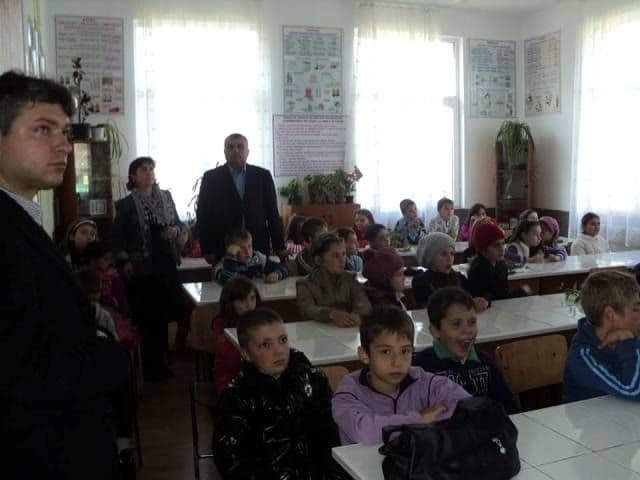 Ora alimentaţiei raţionale la Şcoala din Dumbrăviţa - FOTO