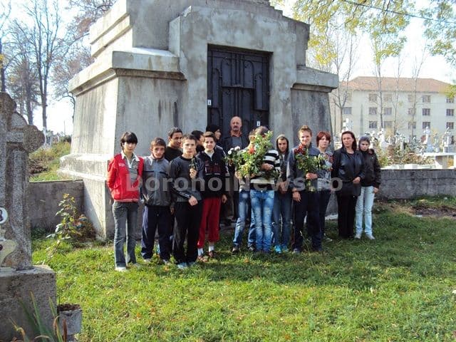 Liceul Tehnologic Special „Ion Pillat” Dorohoi - „25 Octombrie - Ziua Armatei Române”