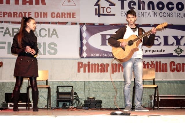 Dorohoieni premiați la Festivalul Național de Folk „Nada florilor” - Fălticeni 2013