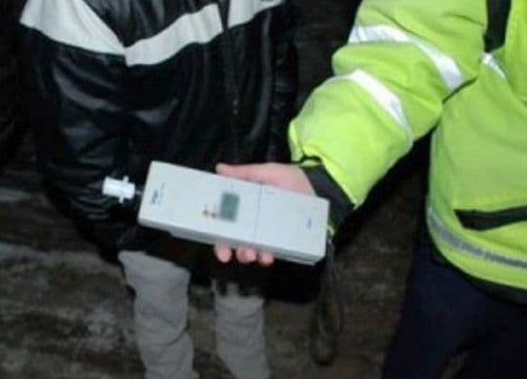 Șoferi depistaţi la volan, deşi se aflau sub influenţa băuturilor alcoolice