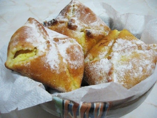 Pachețele cu gem și brânză