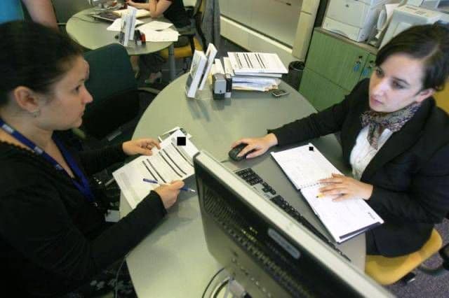 Nu permiteţi abuzurile băncilor. Reclamaţiile sunt simple şi eficiente