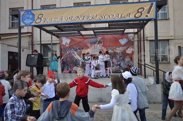 Şcoala Gimnazială „Mihail Kogălniceanu” Dorohoi sub semnul aniversării - FOTO