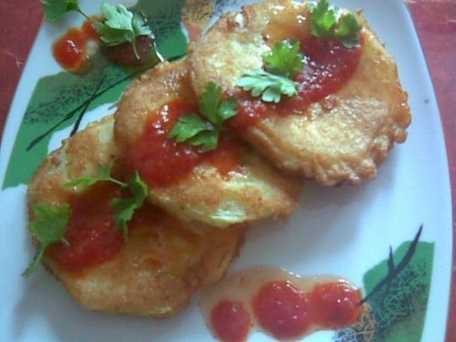 Dovlecei pane cu sos de usturoi