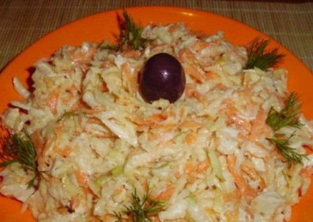 Salată de crudități cu piept de pui și maioneză