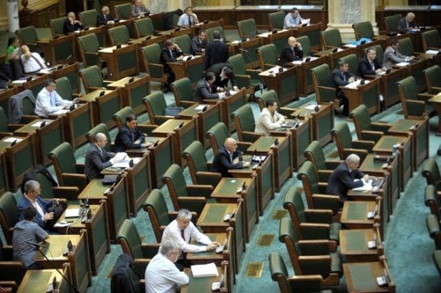 ŞOC pentru Mişcarea Populară! Senatul a adoptat o lege împotriva sa