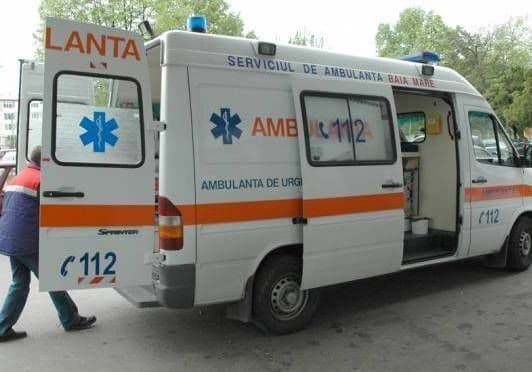 A ajuns de urgență la spital după ce și-a prins mâna în valțurile războiului de țesut