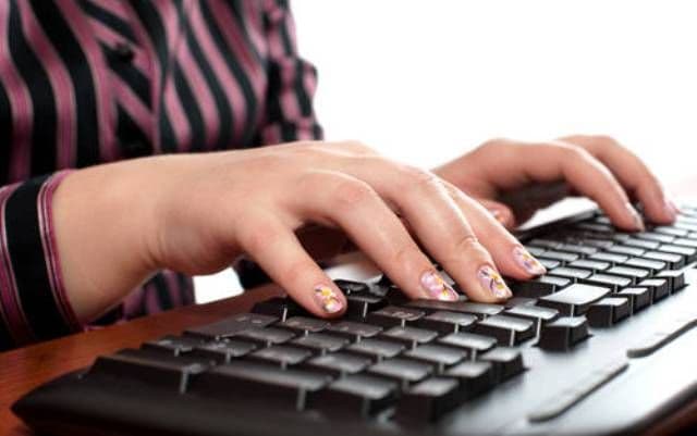 Suntem urmăriți la fiecare pas: Cât de în siguranţă mai pot fi informaţiile private