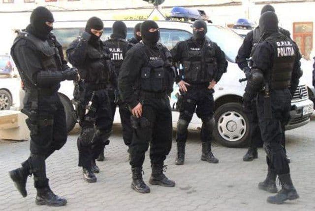 Percheziții domiciliare a procurorilor DIICOT și Poliției de Frontieră la zeci de adrese din județul Botoșani