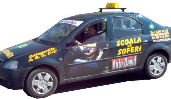 Şcolile de şoferi anunţă scumpiri pentru obținerea permisului de conducere în baza unui ordin suspendat