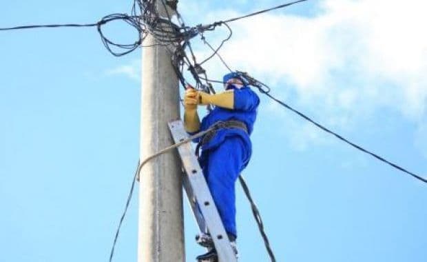 Atenție! Furnizarea energiei electrice se oprește din nou în Dorohoi. Vezi zonele afectate!