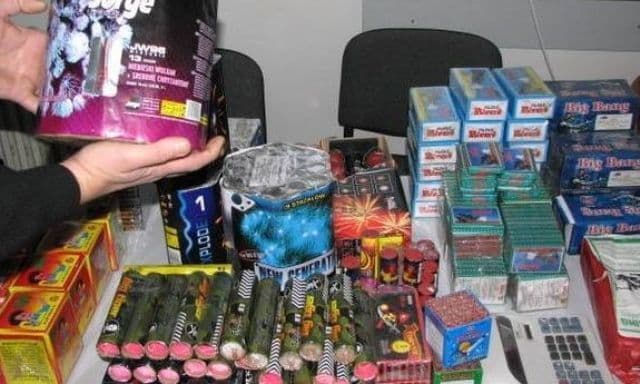 Polițiștii încep de luni controalele la importatorii de materiale pirotehnice