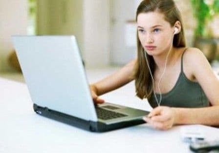 Boala de care suferă 80 la sută dintre persoanele care folosesc un calculator