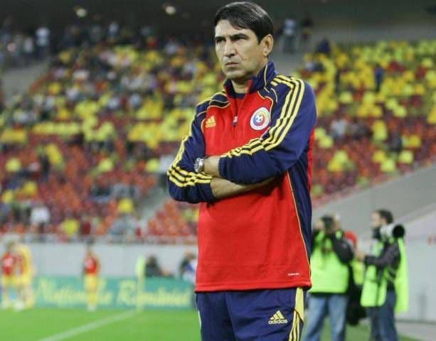 Piţurcă: „Sunt prea supărat şi nefericit pentru a mă gândi la demisie. Felicit echipa Greciei, care s-a calificat”