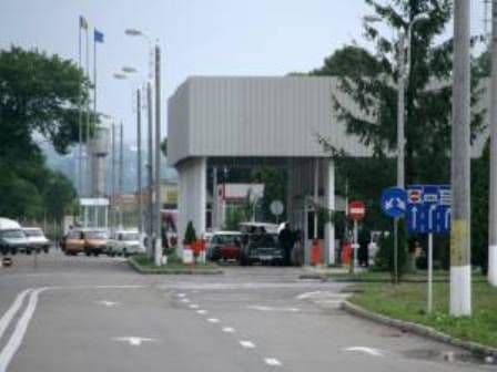 Restricţiile la vamă în cazul produselor ce pot fi aduse din afara UE, suspendate temporar