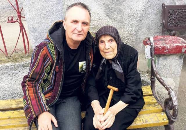 Ce s-a ales de 2 soliști români care au vândut un milion de albume: Unu-i primar, altu-i muritor de foame