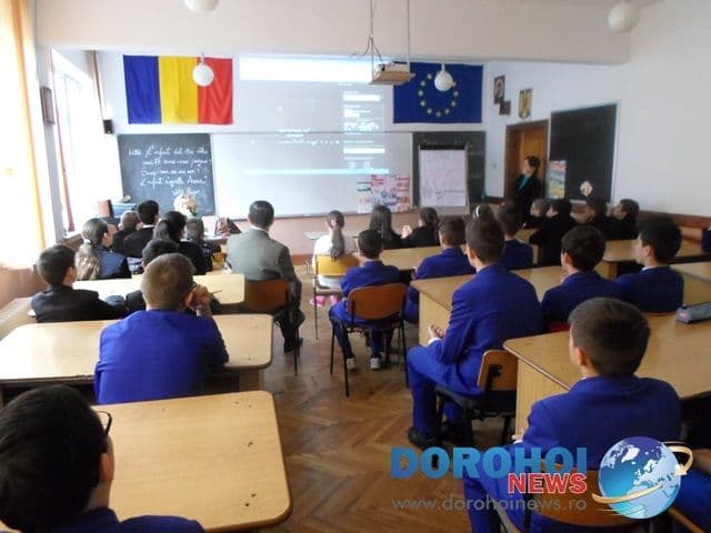 „Clipe în ochi de copil” - Proiect de activitate educativă la Școala „Mihail Kogălniceanu” Dorohoi – FOTO