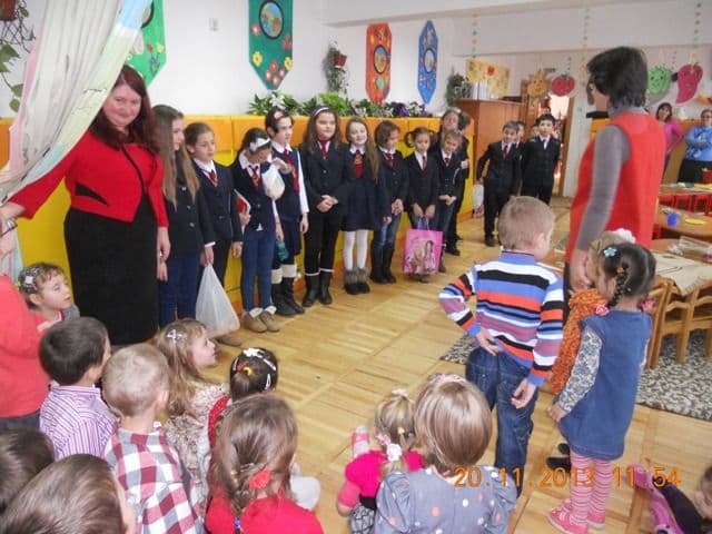 Parteneriat educațional „Emoții de toamnă” între Grădiniţa „Ştefan cel Mare şi Sfânt” și Şcoala „Spiru Haret”, Dorohoi