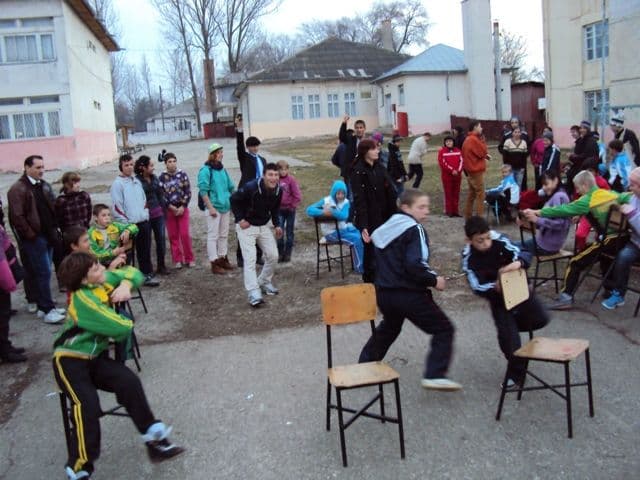 Bucuria copilăriei la Liceul Tehnologic Special „Ion Pillat” Dorohoi prin „Joc, mișcare, voie bună” - FOTO
