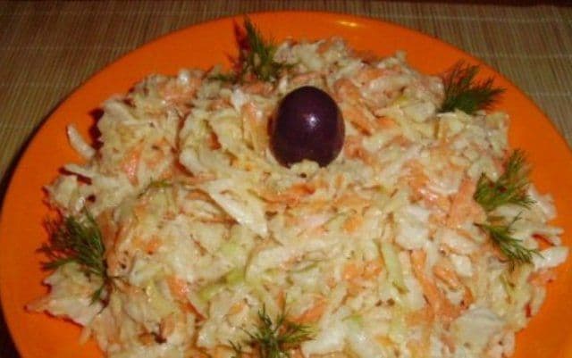 Salată de crudități cu piept de pui și maioneză