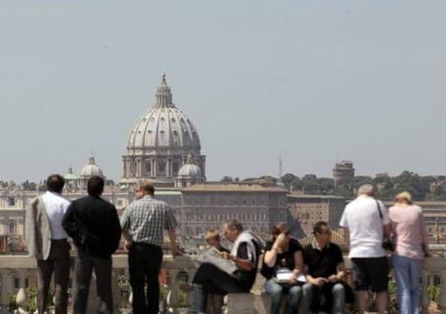 Românii din Italia ar trebui să treacă „dincolo de muncă”