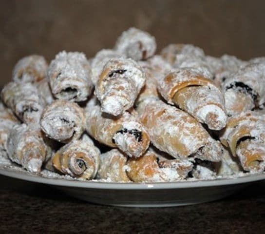 Cornulețe cu gem de prune